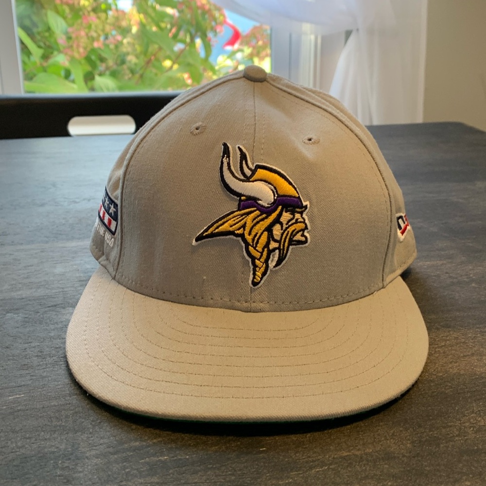 Minnesota Vikings Salute to Service New Era fitted hat